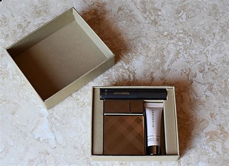 burberry beauty box 2017|Limited Edition Burberry Beauty Box Review and Swatches.